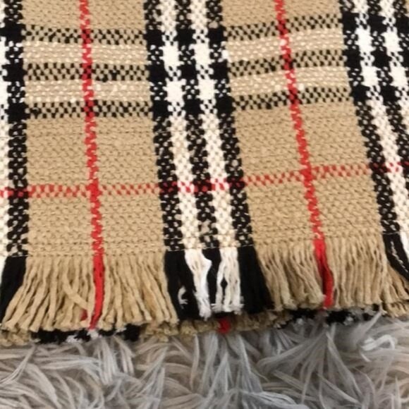 New Authentic BURBERRY Vintage Check Bouclé Mini Skirt | Size 0 | Archive Beige - Picture 9 of 12